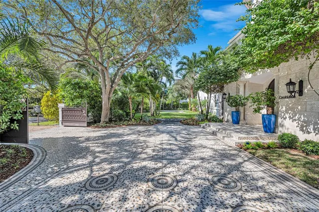 $25,000,000 | 4955 Southwest 83rd Street, Miami, FL 33143