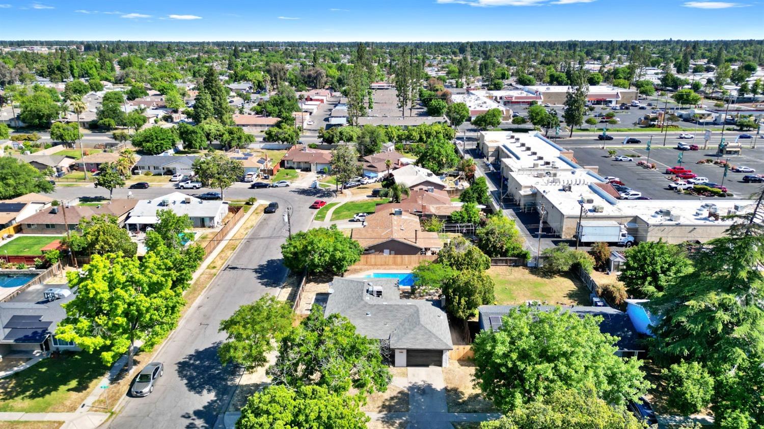 3086 West Hampton Way Fresno, CA 93722 - Photo 33 of 33 an aerial view of multiple house