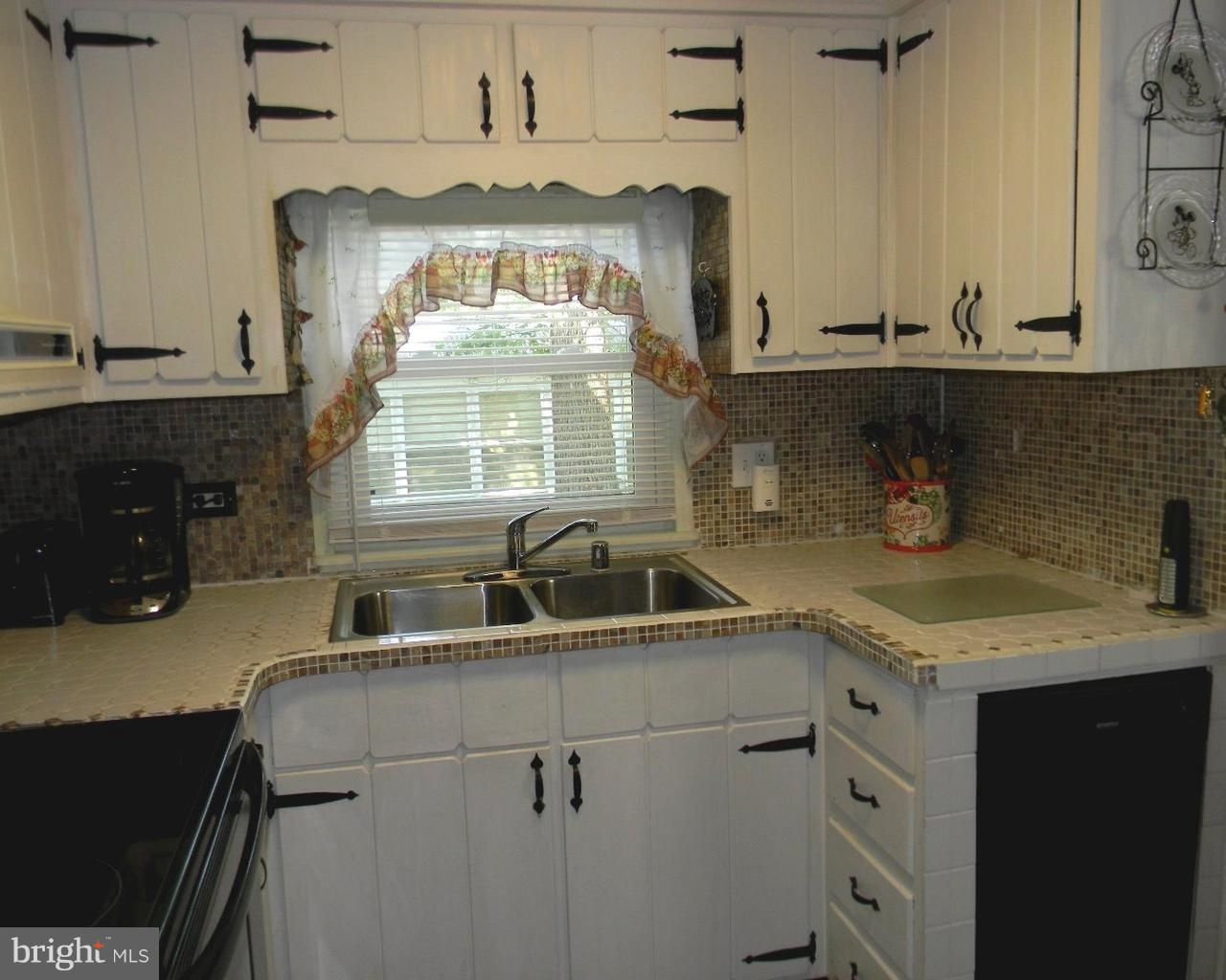71 Holly Boulevard Tabernacle, NJ 08088 - Photo 6 of 25 Kitchen