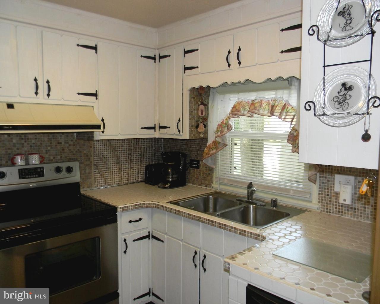 71 Holly Boulevard Tabernacle, NJ 08088 - Photo 7 of 25 Kitchen