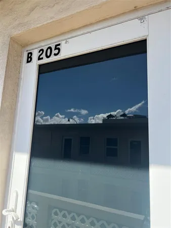 $1,700 | 1315 North Ocean Drive, Unit 205, Hollywood, FL 33019