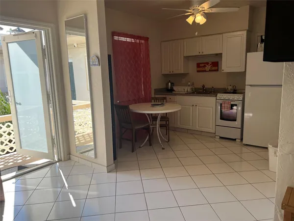 $1,700 | 1315 North Ocean Drive, Unit 205, Hollywood, FL 33019