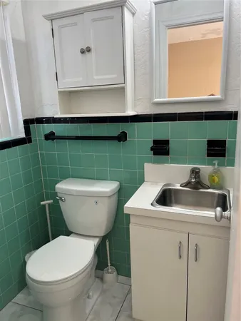 $1,700 | 1315 North Ocean Drive, Unit 205, Hollywood, FL 33019