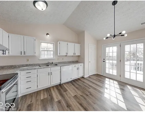 $1,500 | 7621 Orchard Village Drive, Indianapolis, IN 46217