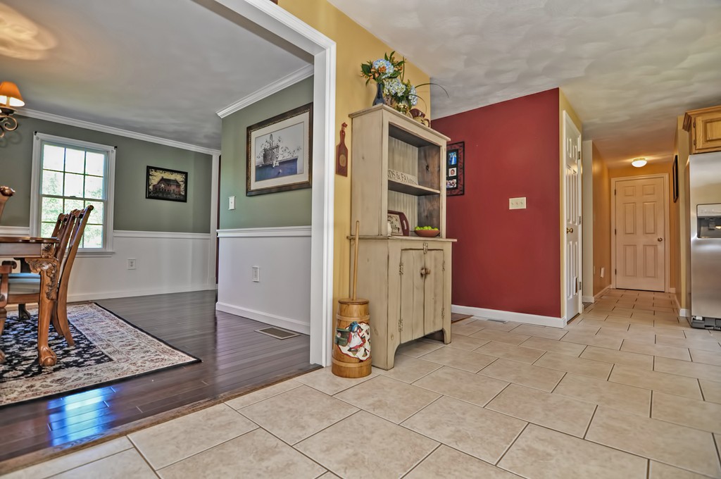 11 Noel Road Andover, MA 01810 - Photo 7 of 30 Gallery Image 7