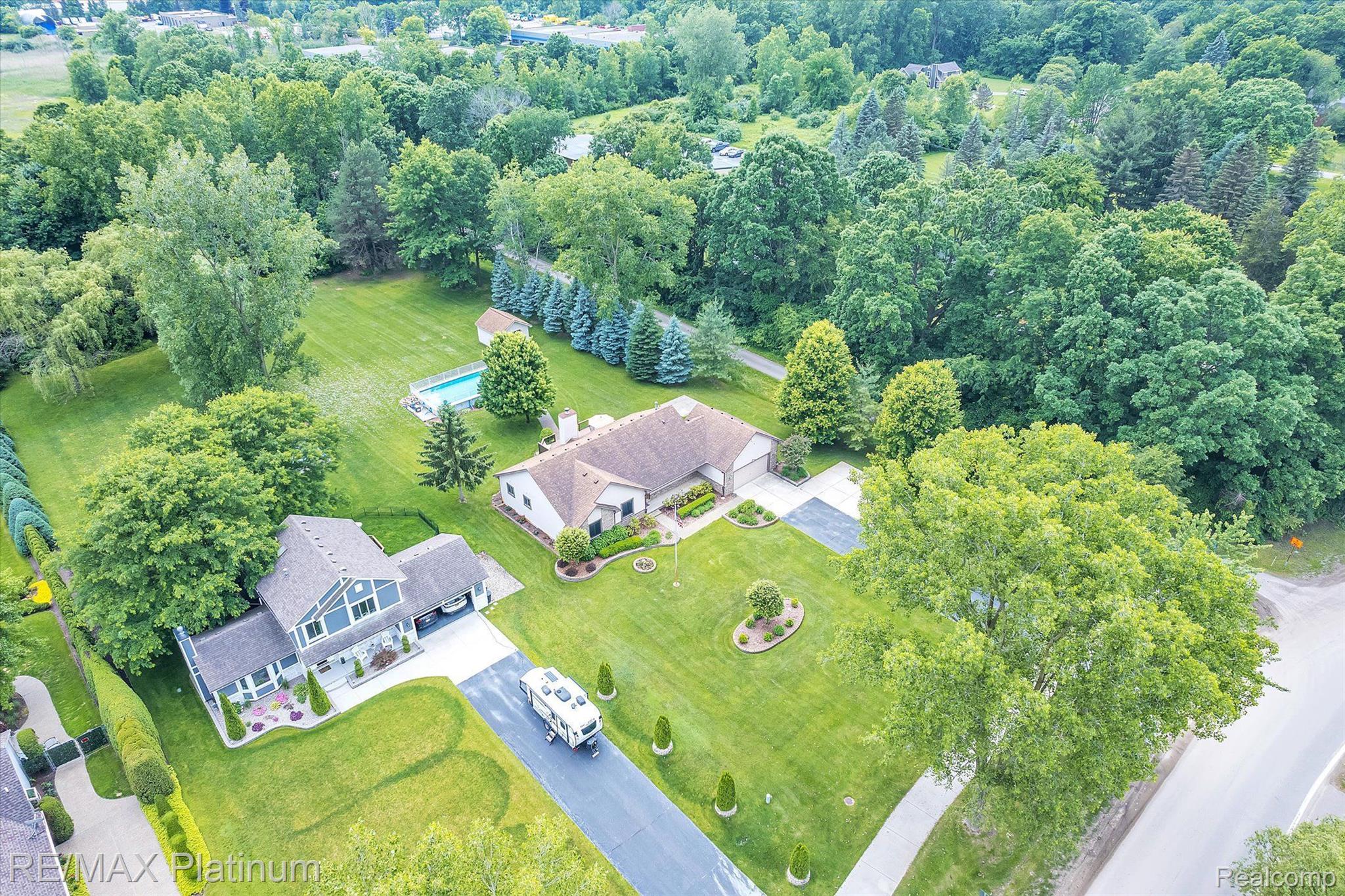 4089 West Maple Road Wixom, MI 48393 - Photo 38 of 46 Gallery Image 38