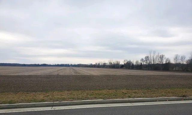 $214,500 | 53 W Southwest Wilmington Peotone Road, Wilmington, IL 60481