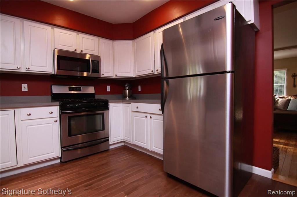 409 1st Street Rochester, MI 48307 - Photo 8 of 27
