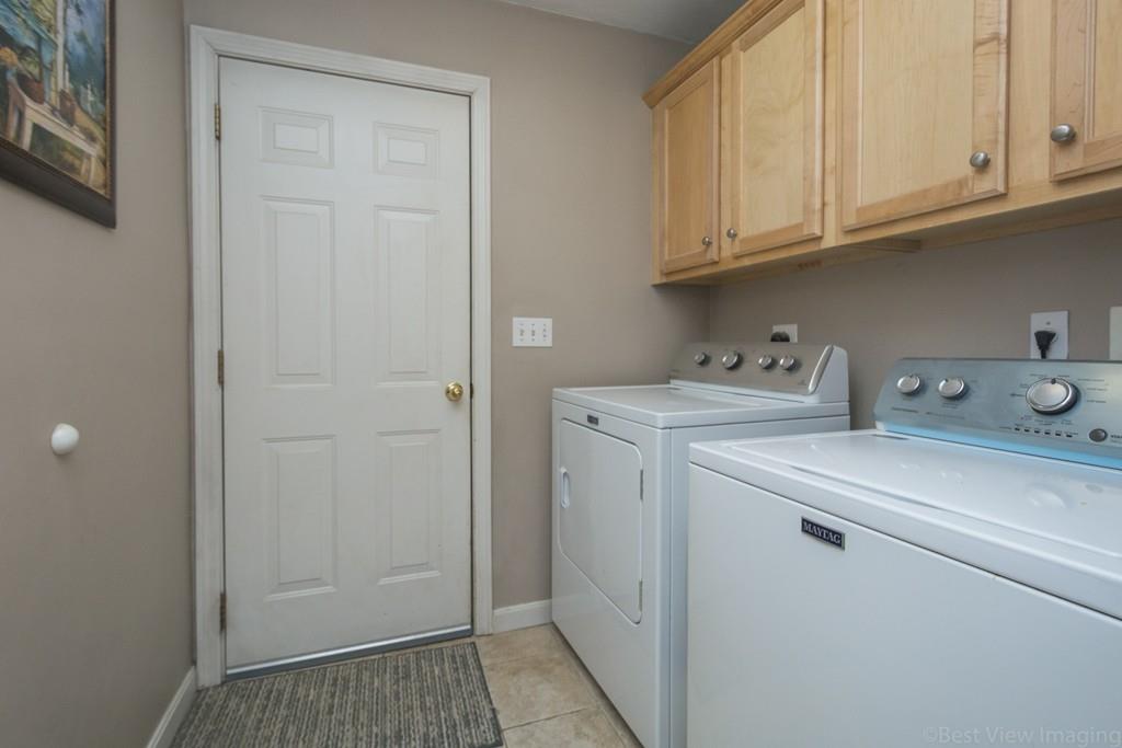 41 Tannery Road Sturbridge, MA 01518 - Photo 18 of 42 a utility room with closet dryer and washer
