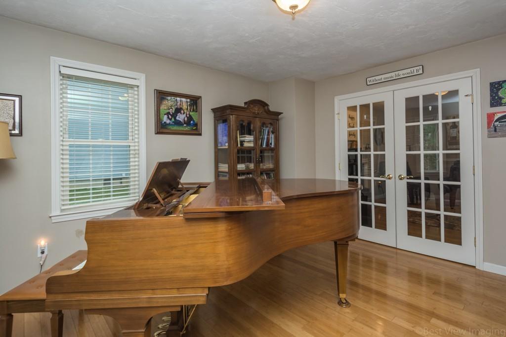 41 Tannery Road Sturbridge, MA 01518 - Photo 22 of 42 a room with furniture and window