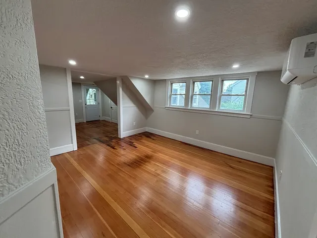 $1,950 | 22 Pleasant Street, Unit 2, Fitchburg, MA 01420