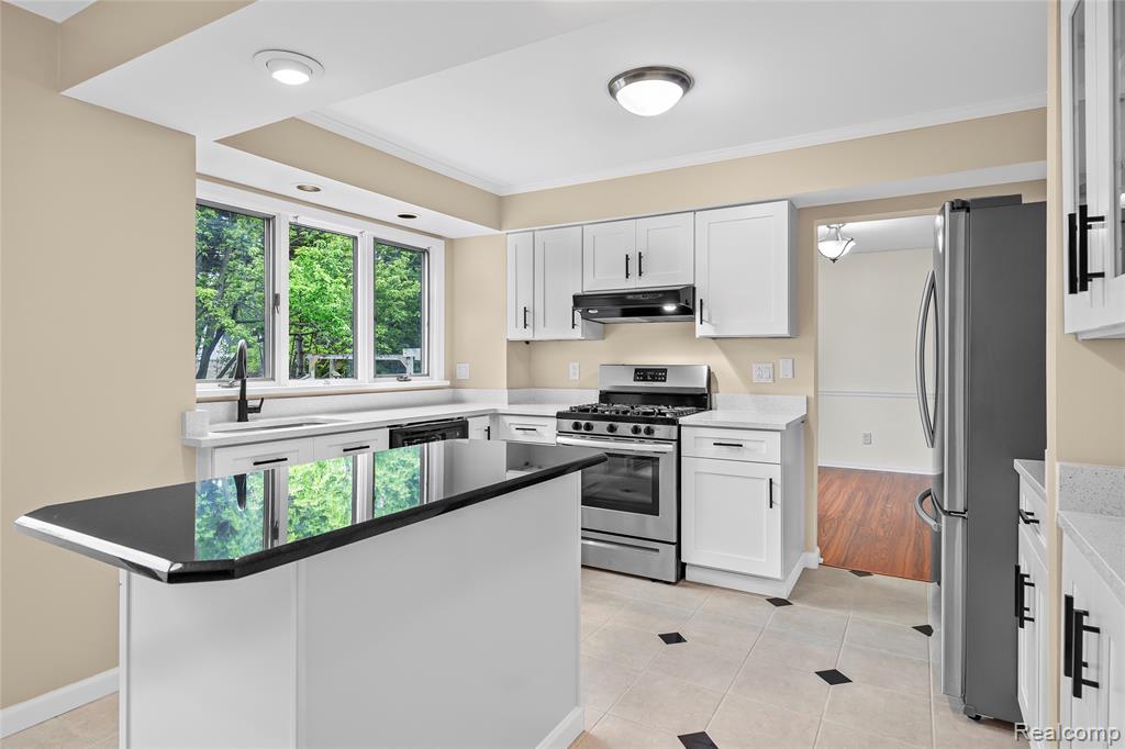 2753 Powderhorn Ridge Road Rochester Hills, MI 48309 - Photo 13 of 35