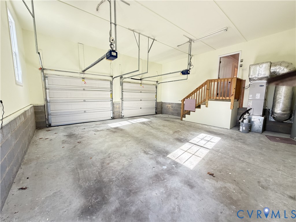 10911 Weybridge Road Chester, VA 23831 - Photo 6 of 38 a view of a garage