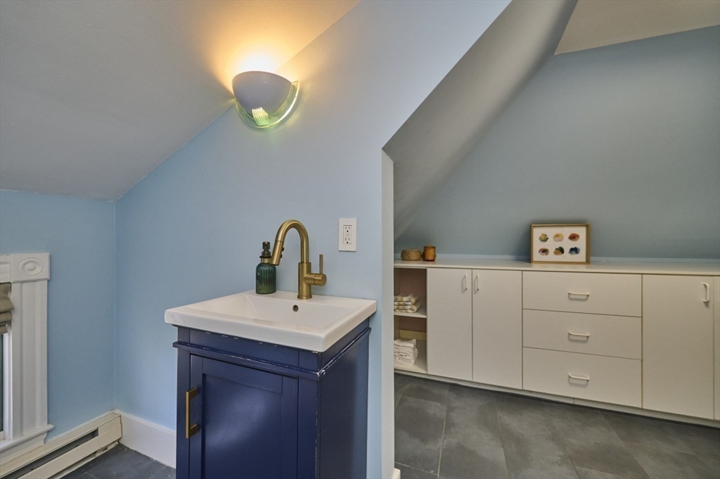 16 Harrison Street Newton, MA 02461 - Photo 28 of 40