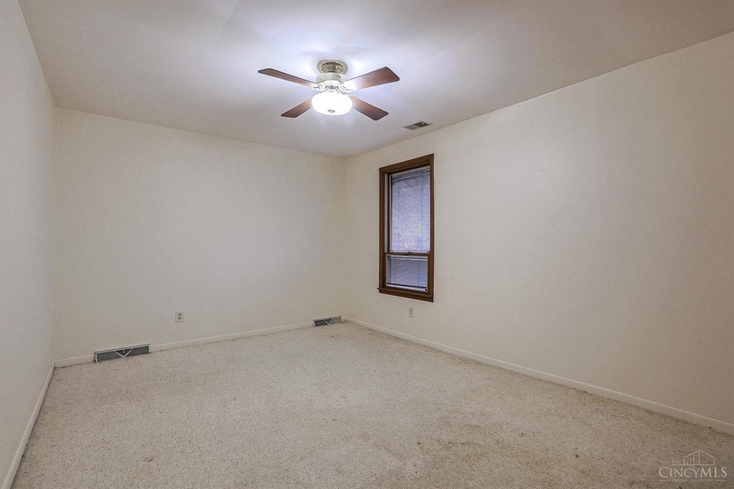 8877 Wuest Road Cincinnati, OH 45251 - Photo 24 of 64