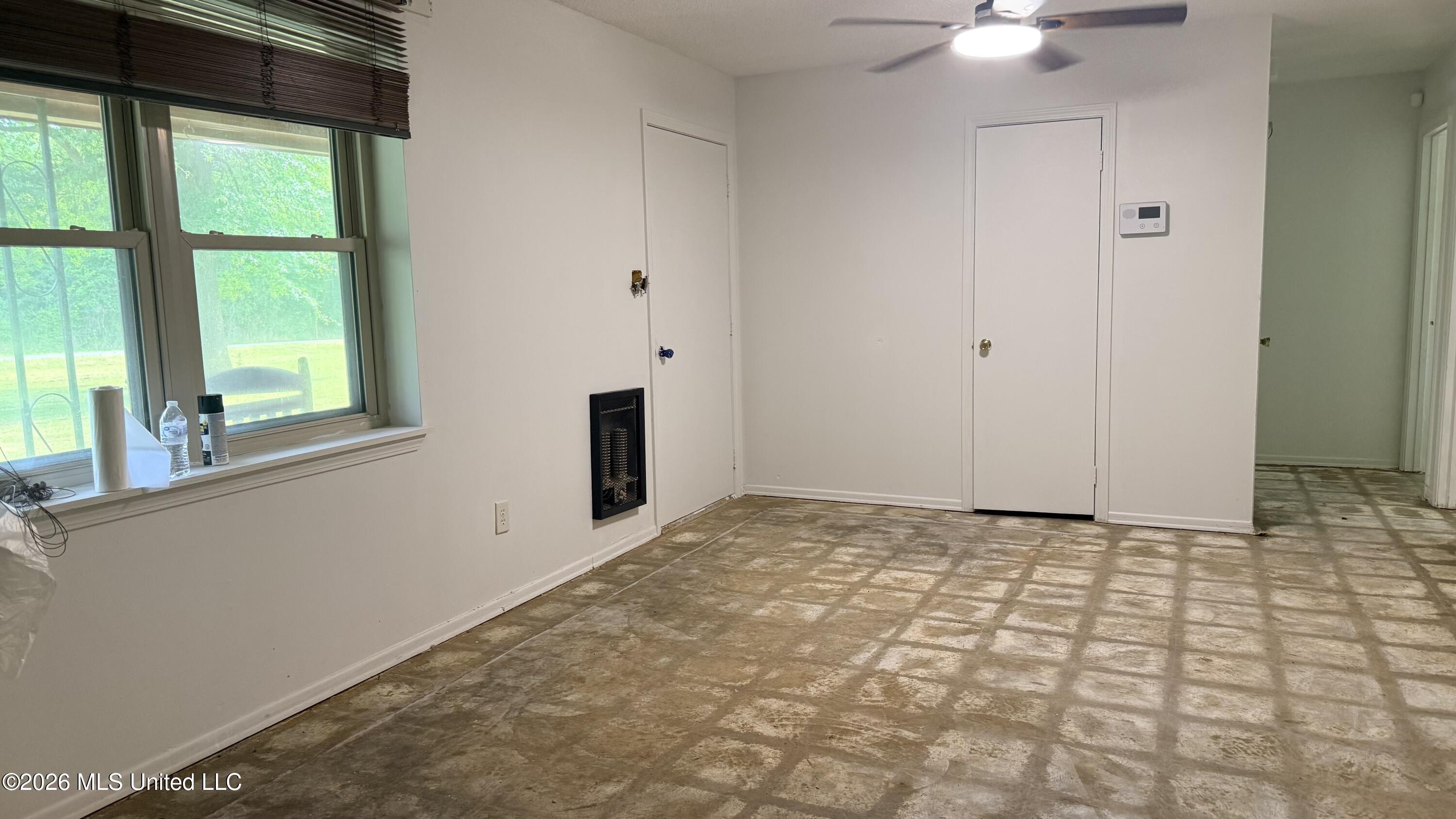 1513 L R L Road Senatobia, MS 38668 - Photo 8 of 10 IMG_4339
