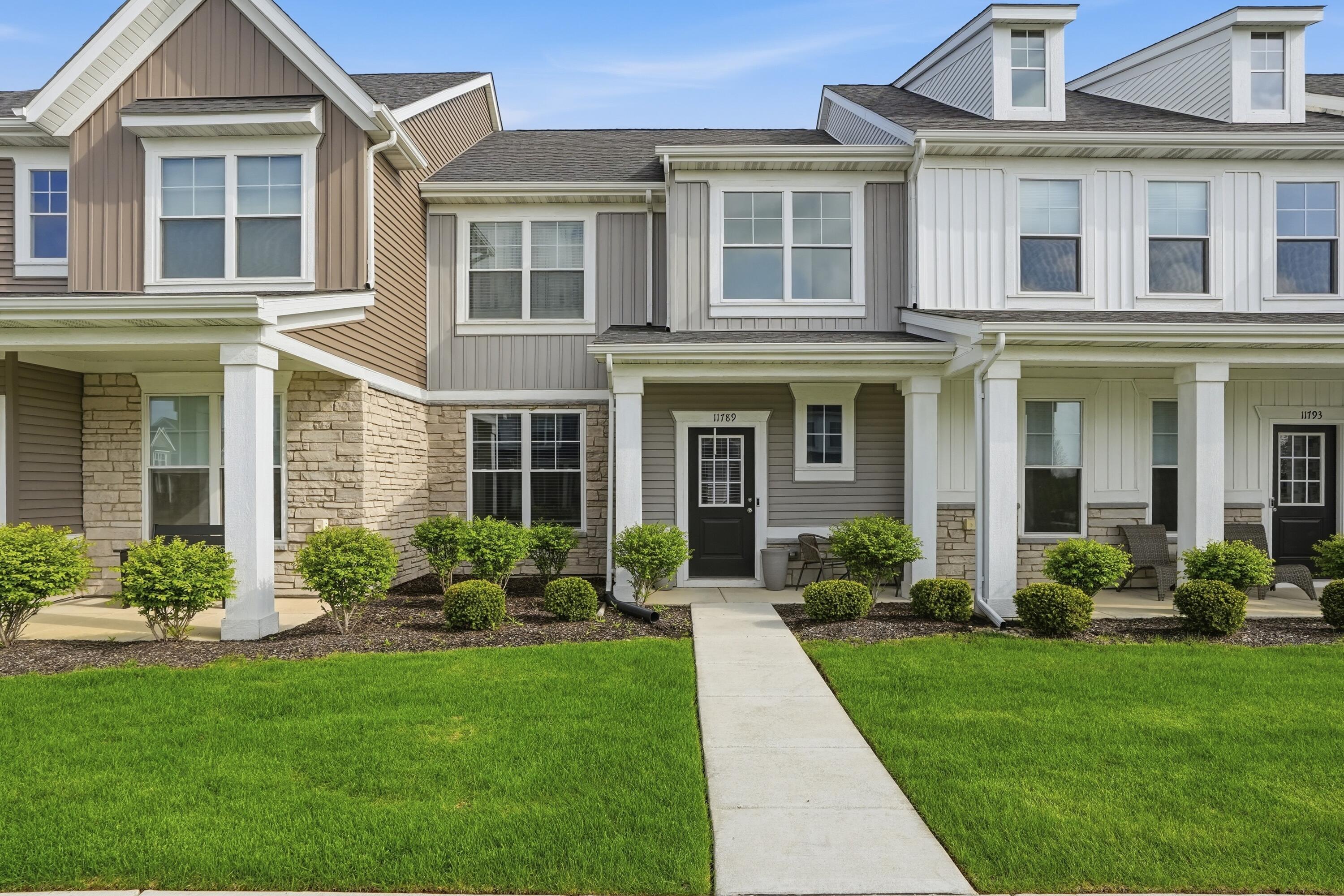 11789 Kentucky Street Crown Point, IN 46307 - Photo 1 of 20 3000x2000