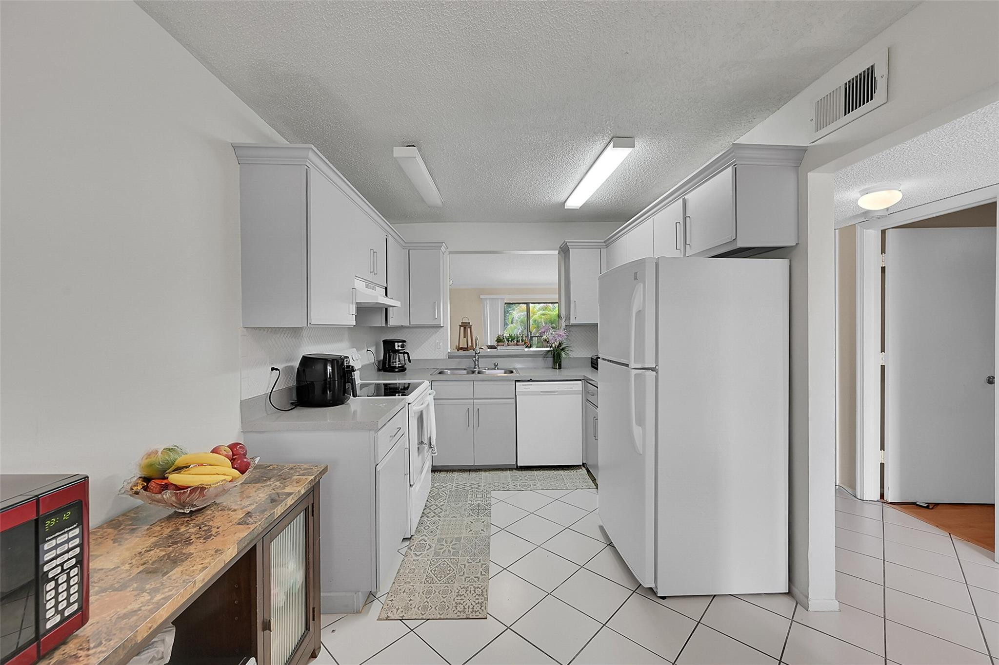 23490 Southwest 57th Avenue, Unit 607 Boca Raton, FL 33428 - Photo 3 of 42 Photo 3