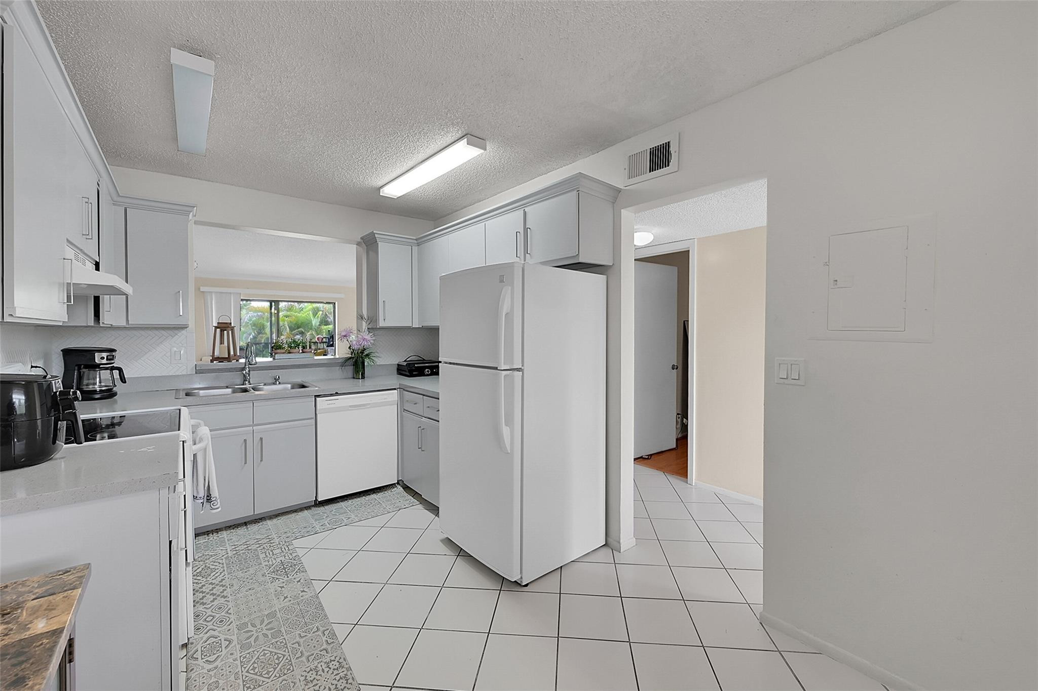 23490 Southwest 57th Avenue, Unit 607 Boca Raton, FL 33428 - Photo 5 of 42 Photo 5