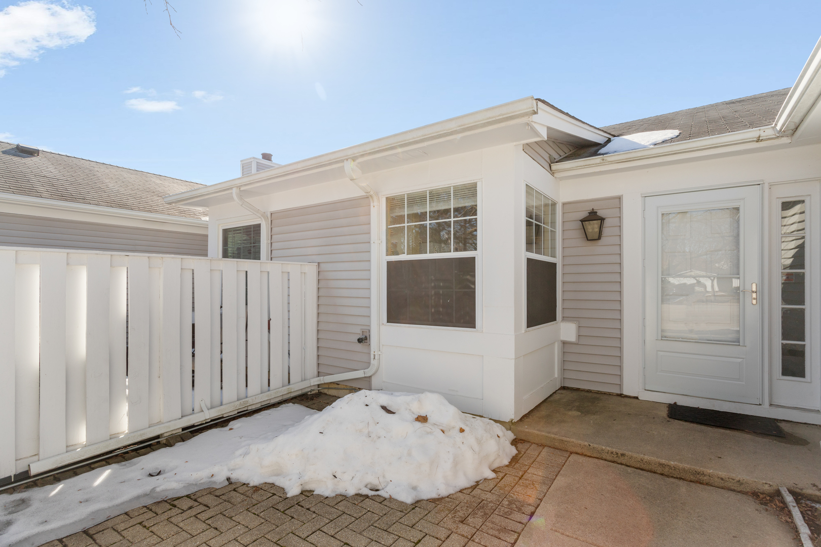 217 Juniper Circle Streamwood, IL 60107 - Photo 2 of 20