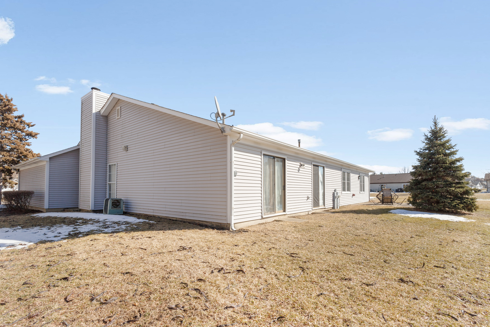 217 Juniper Circle Streamwood, IL 60107 - Photo 3 of 20