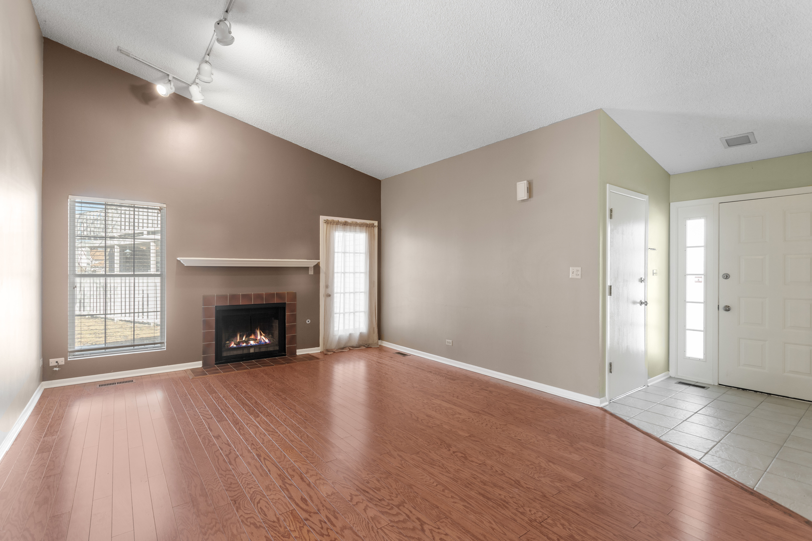 217 Juniper Circle Streamwood, IL 60107 - Photo 7 of 20