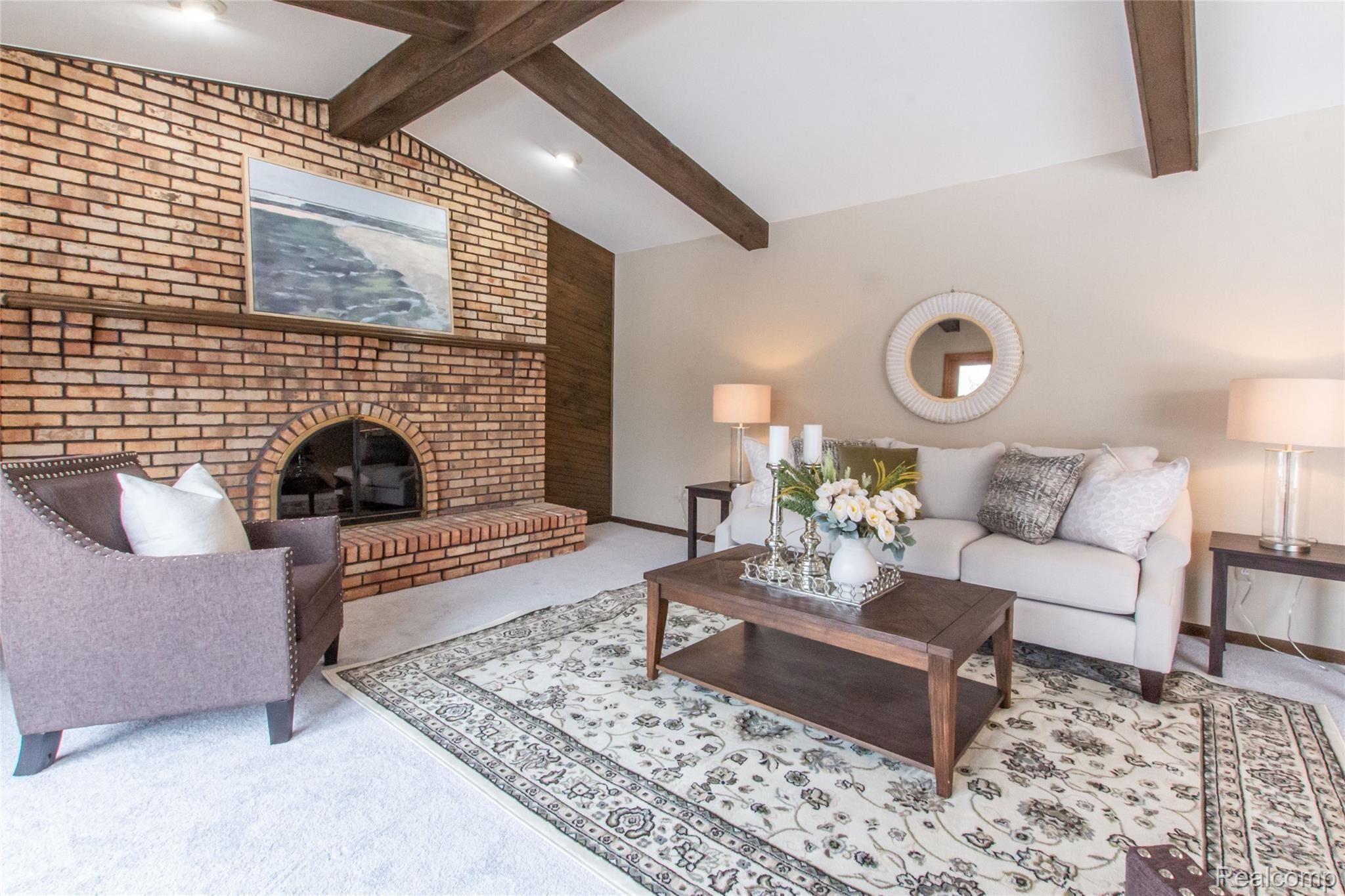 2849 Kilburn Court Rochester, MI 48306 - Photo 17 of 34 08 family room 2.jpg