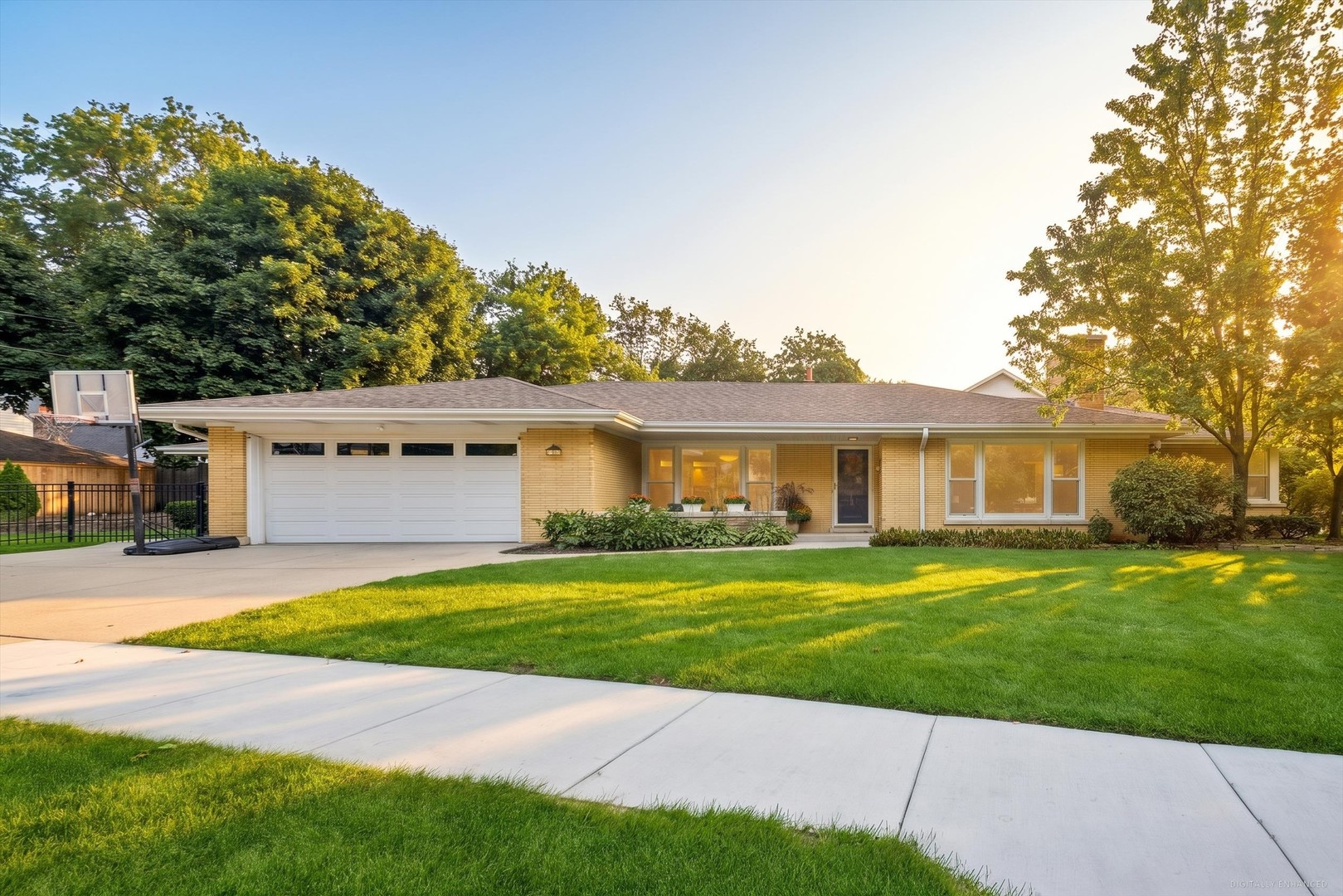 677 Wingate Road Glen Ellyn, IL 60137 - Photo 2 of 41 Gallery Image 2