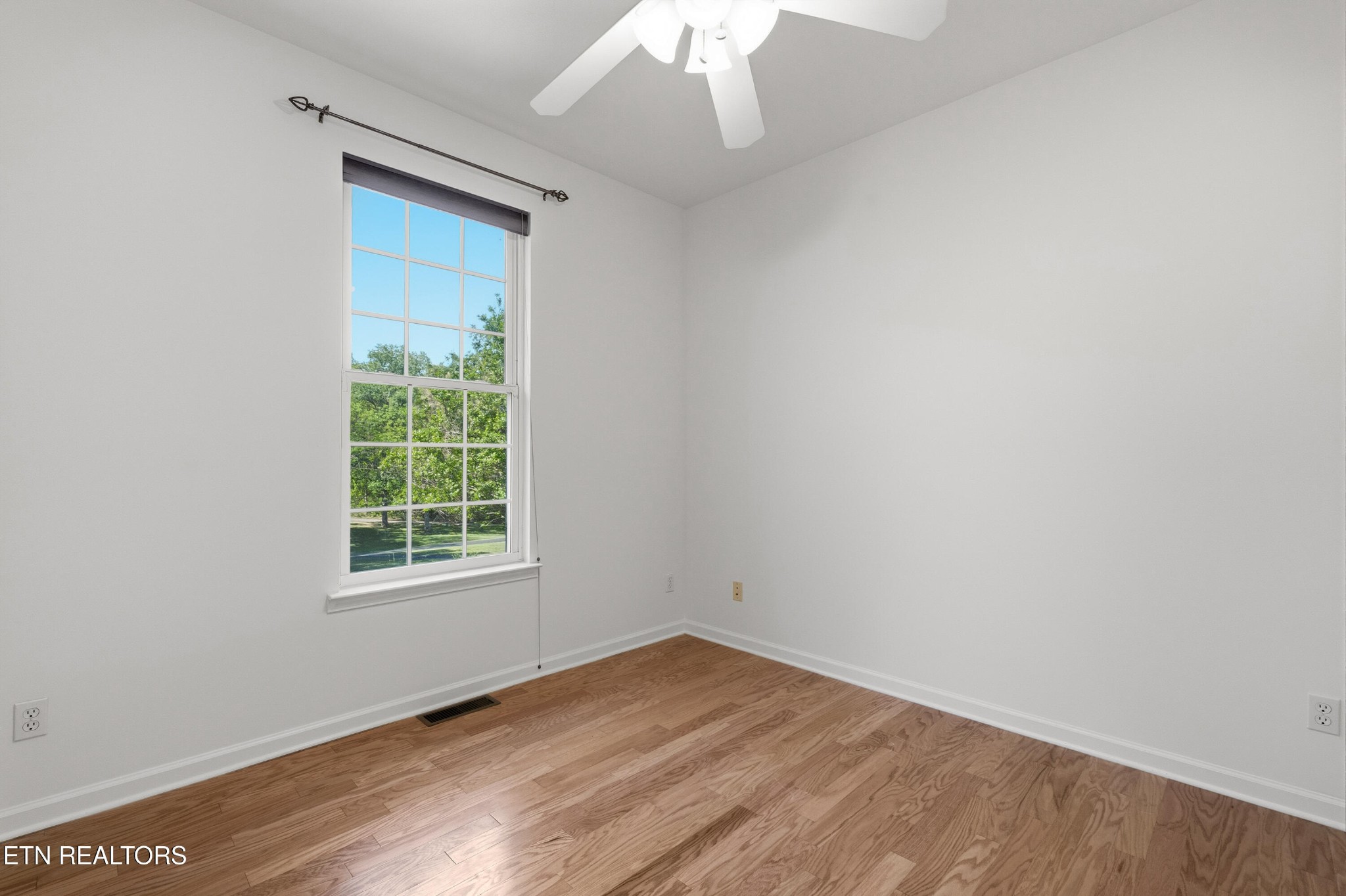 204 David Road Clinton, TN 37716 - Photo 20 of 38 Gallery Image 20