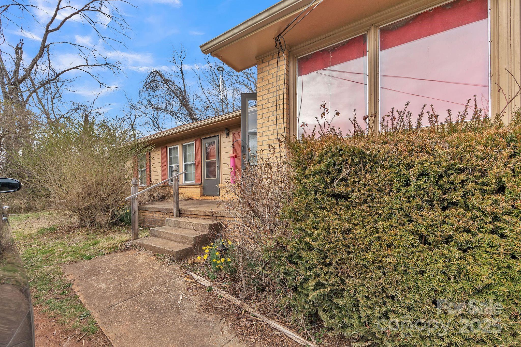 247 Speedwell Acres Road Cullowhee, NC 28723 - Photo 2 of 28