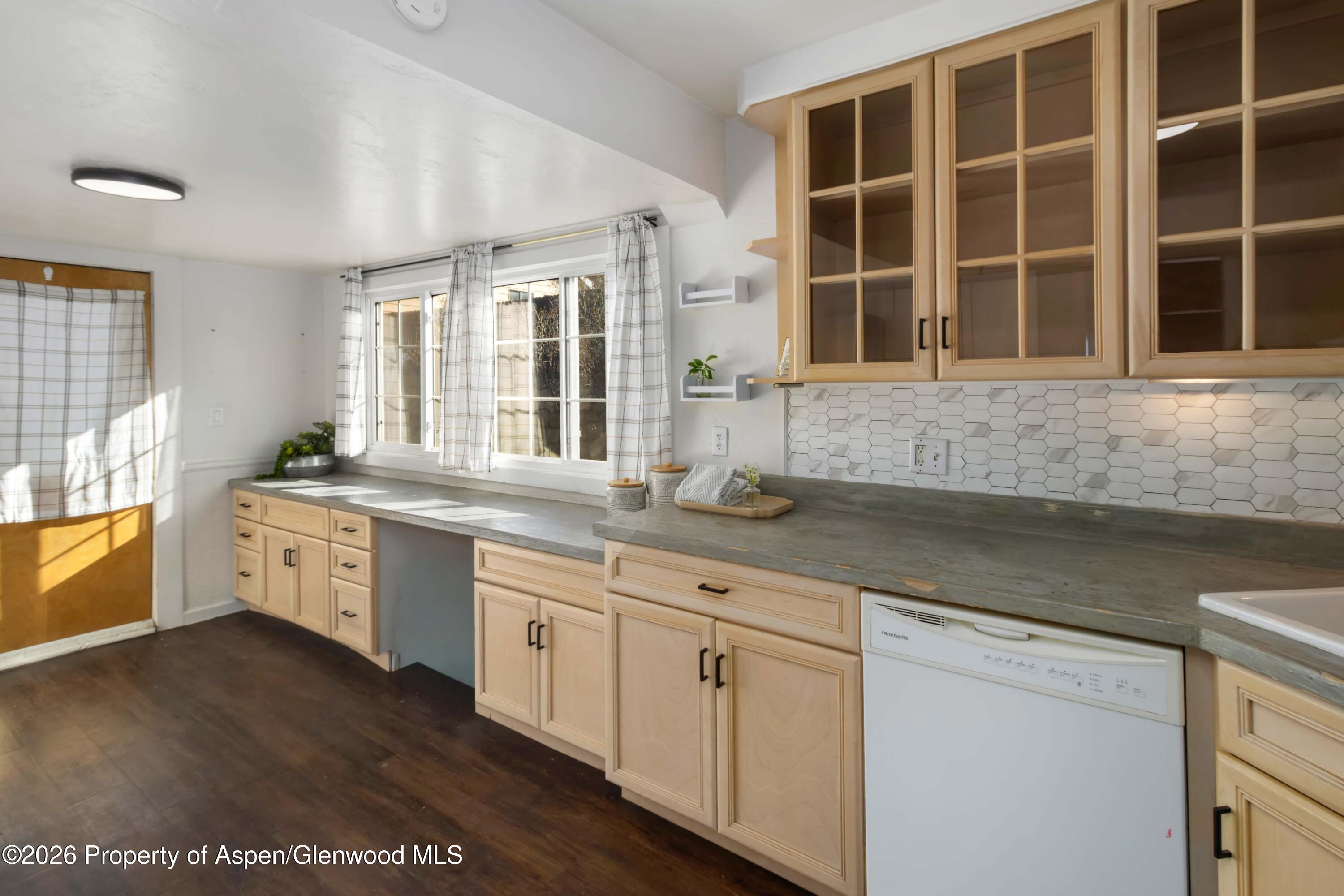 438 East 7th Street Rifle, CO 81650 - Photo 12 of 22 Kitchen