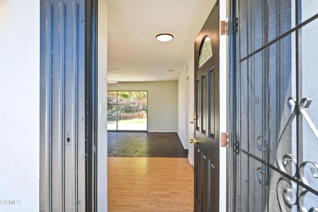 1290 Lawrence Circle Simi Valley, CA 93065 - Photo 4 of 37 a view of an entryway