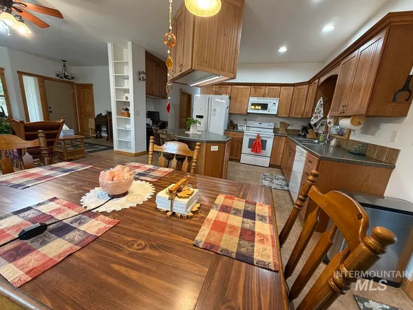 $764,900 | 7 Carey Way, Cascade, ID 83611
