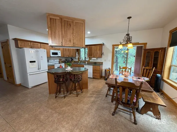 $764,900 | 7 Carey Way, Cascade, ID 83611