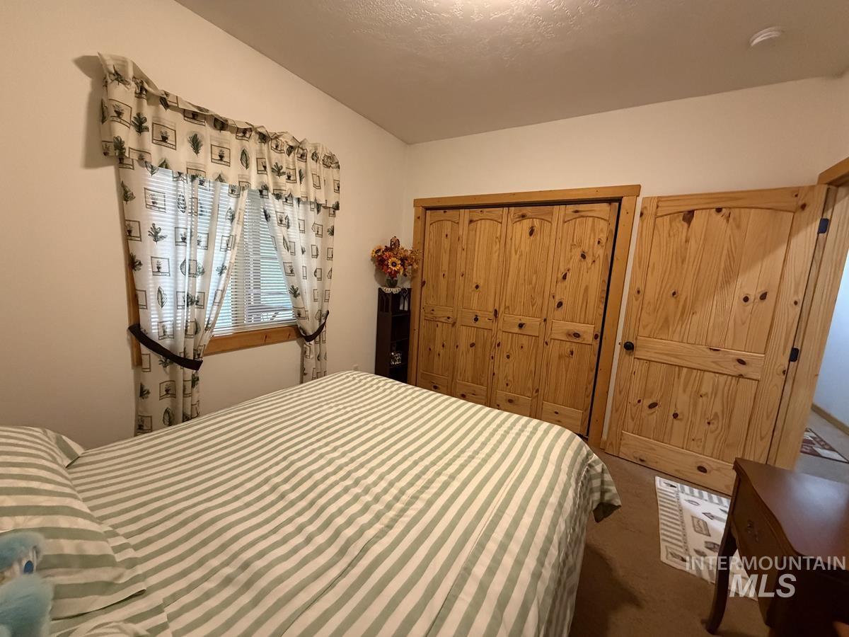 7 Carey Way Cascade, ID 83611 - Photo 14 of 33