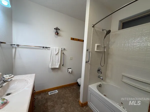 $764,900 | 7 Carey Way, Cascade, ID 83611