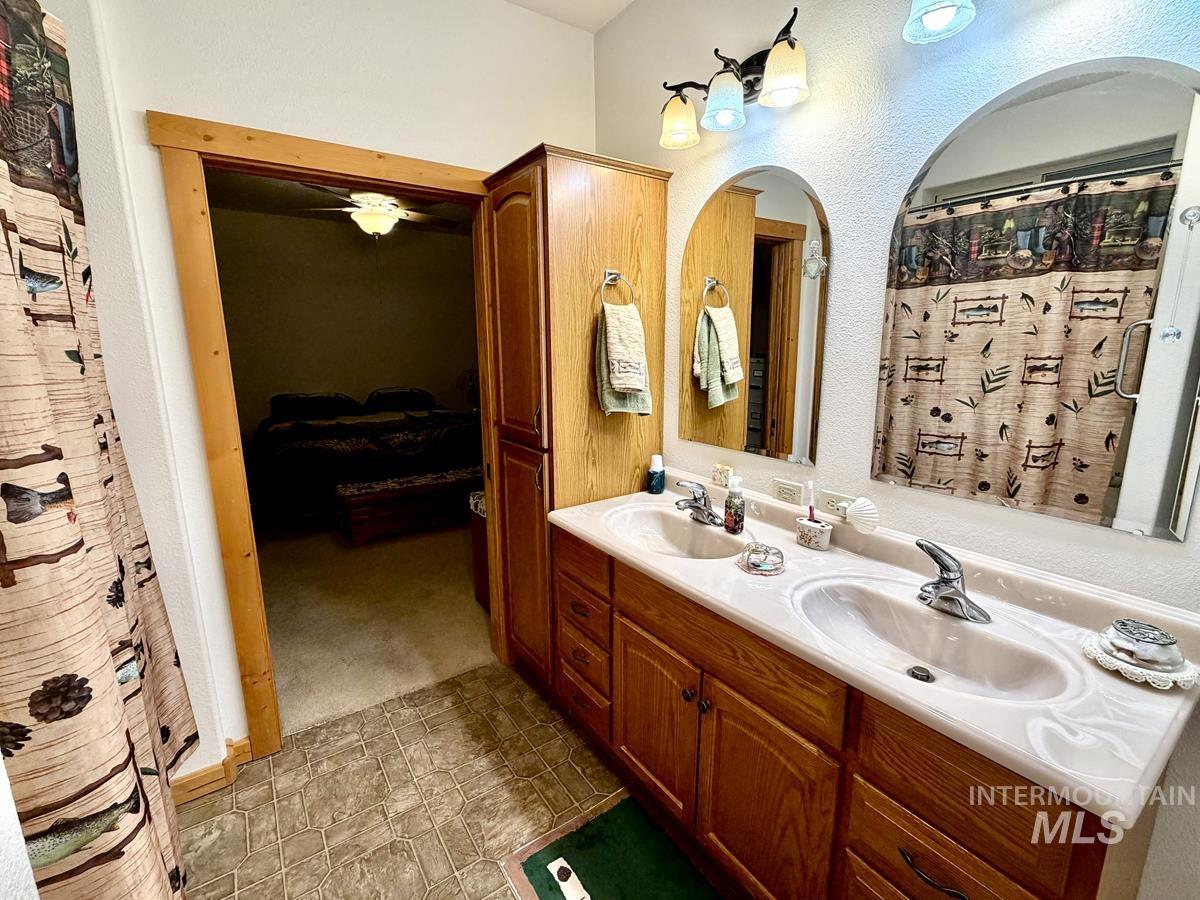 7 Carey Way Cascade, ID 83611 - Photo 18 of 38