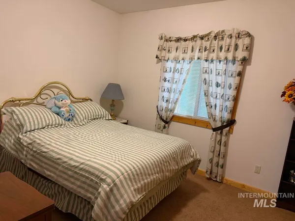 $764,900 | 7 Carey Way, Cascade, ID 83611