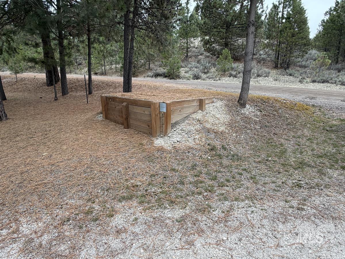 7 Carey Way Cascade, ID 83611 - Photo 21 of 33