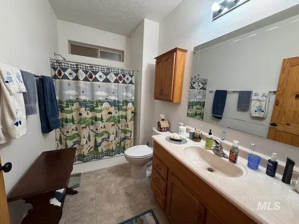 $764,900 | 7 Carey Way, Cascade, ID 83611