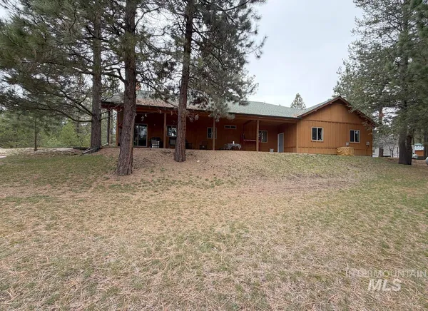$764,900 | 7 Carey Way, Cascade, ID 83611