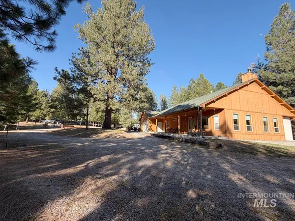 $764,900 | 7 Carey Way, Cascade, ID 83611
