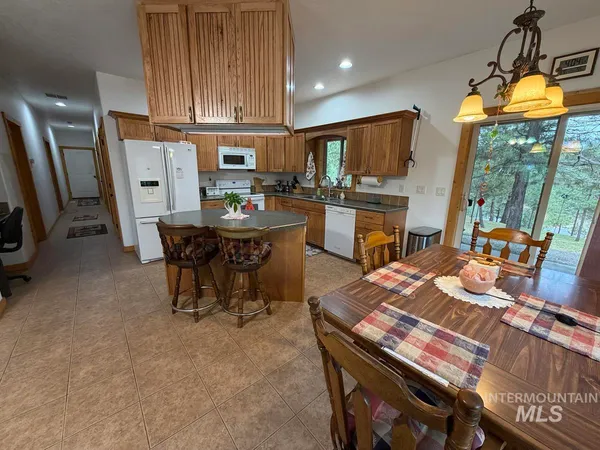 $764,900 | 7 Carey Way, Cascade, ID 83611
