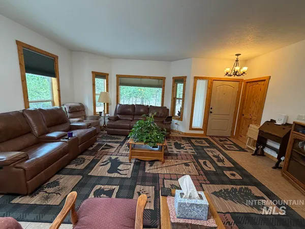 $764,900 | 7 Carey Way, Cascade, ID 83611