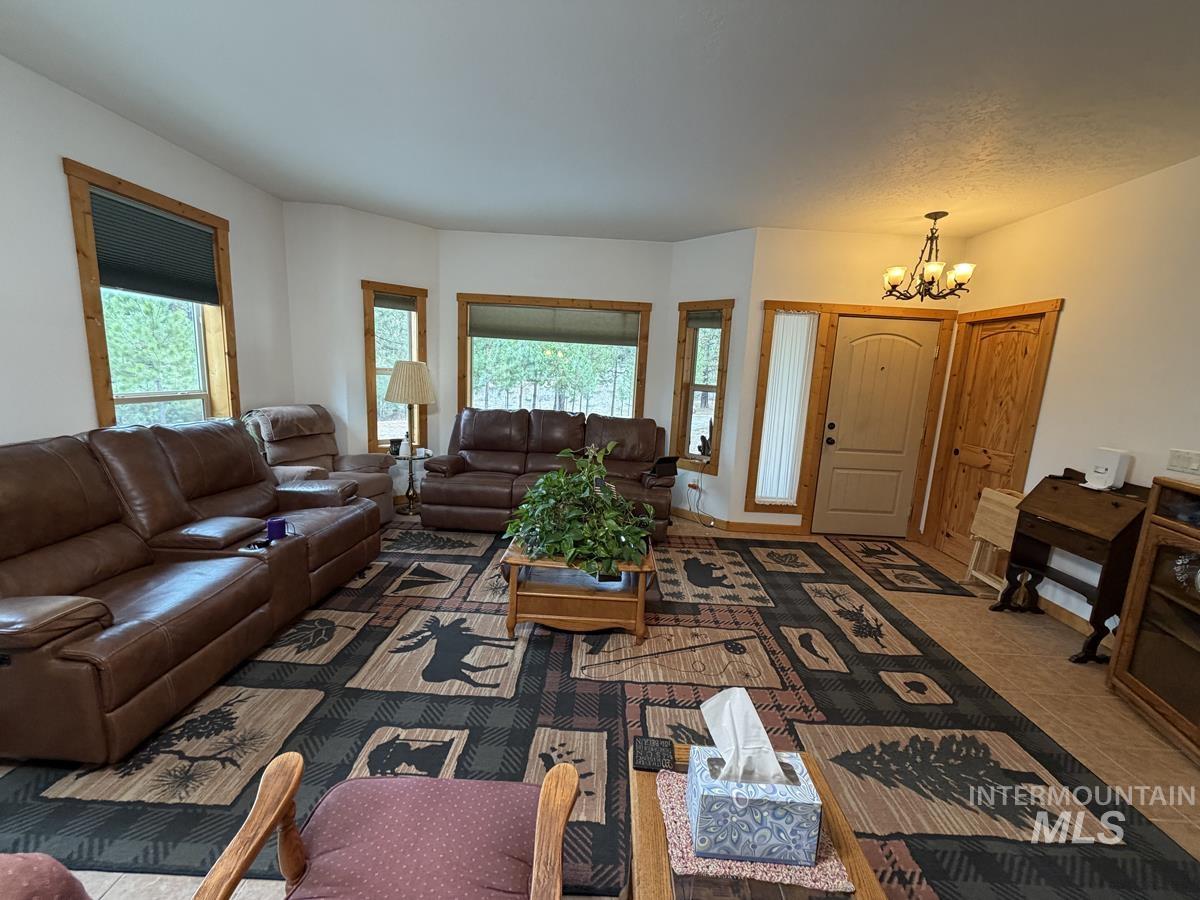 7 Carey Way Cascade, ID 83611 - Photo 9 of 38