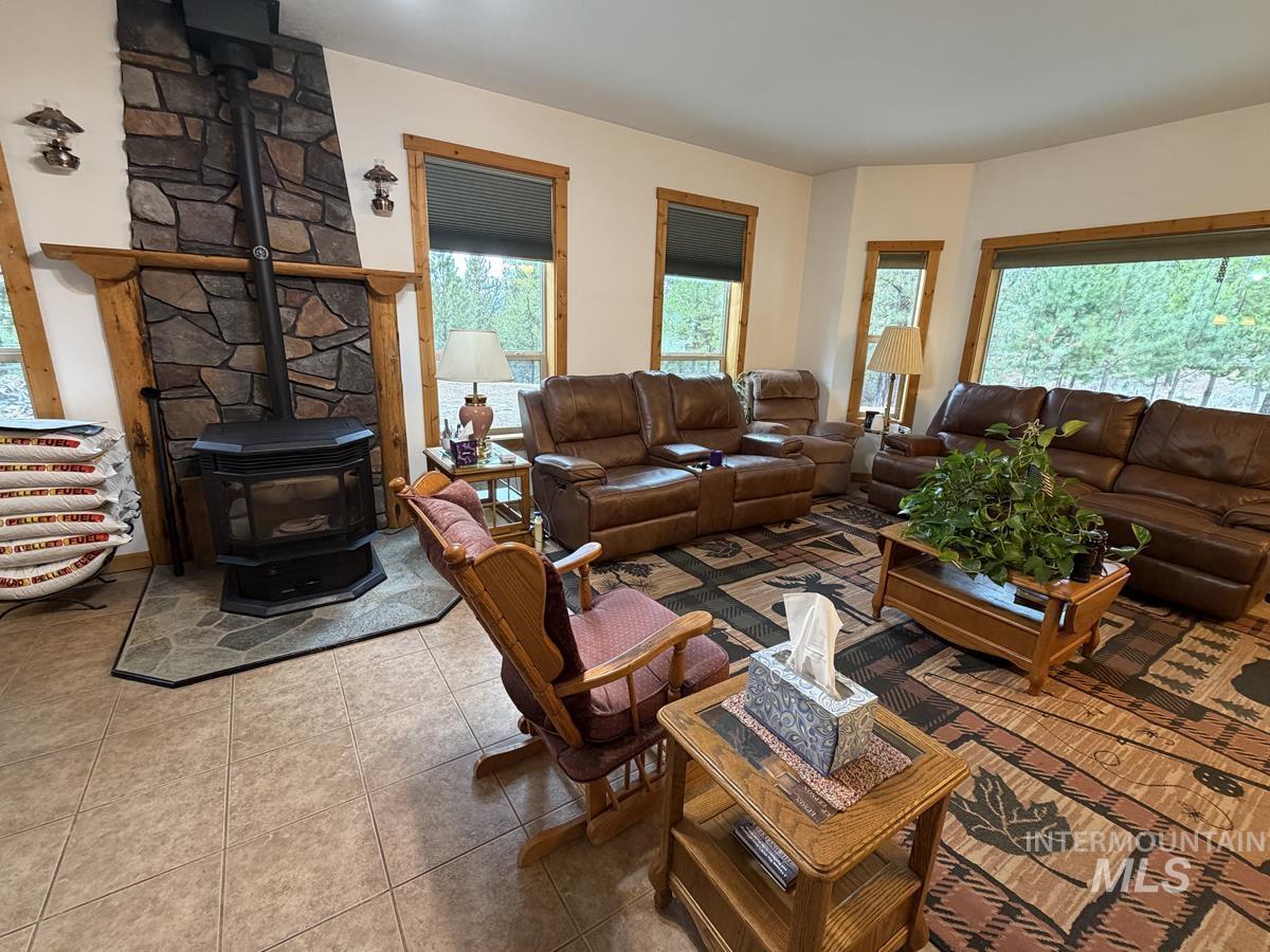7 Carey Way Cascade, ID 83611 - Photo 10 of 38