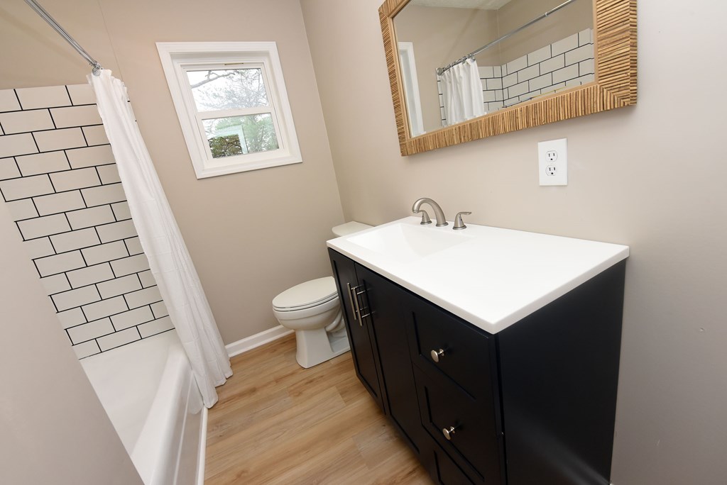 21 River Rd Drive Blairsville, GA 30512 - Photo 14 of 39 a bathroom with a sink and a toilet