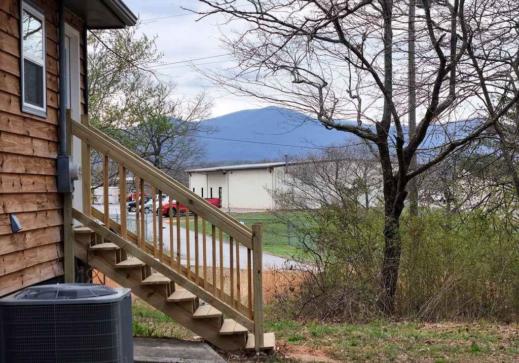 21 River Rd Drive Blairsville, GA 30512 - Photo 36 of 39 a view of street with wooden stairs