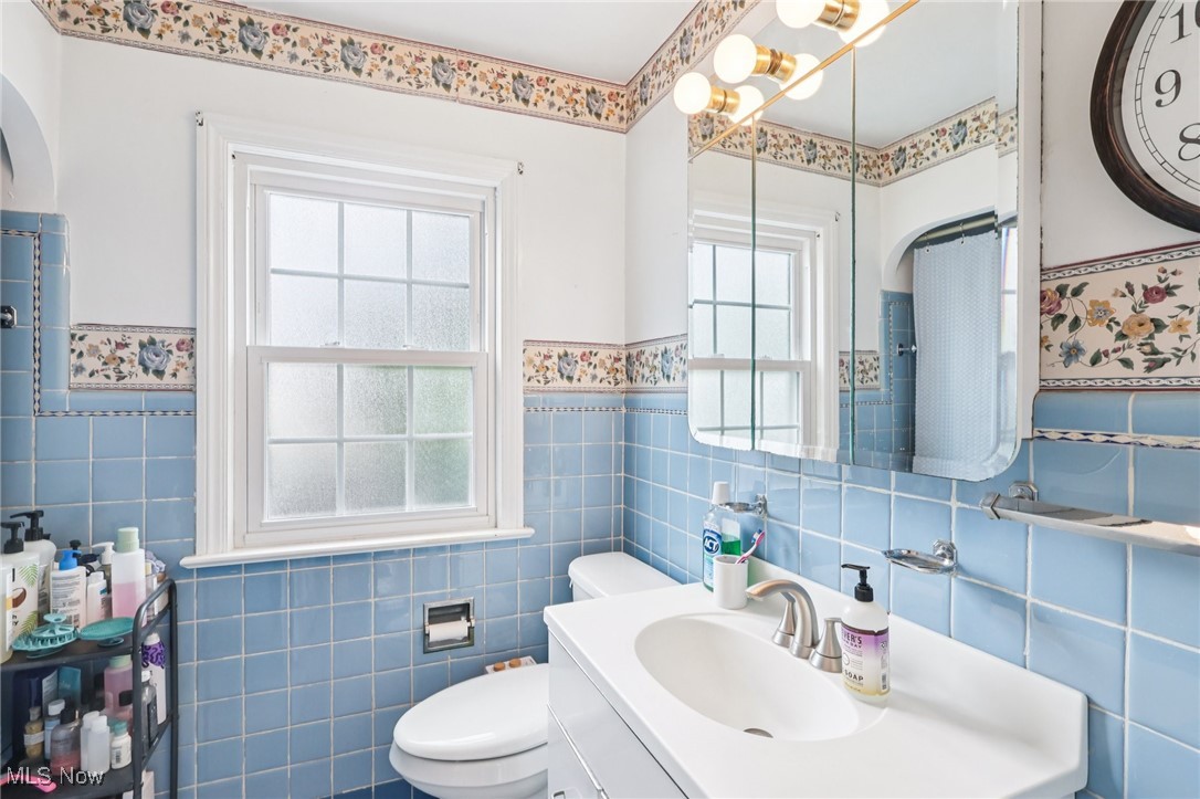 16001 Munn Road Cleveland, OH 44111 - Photo 21 of 38 Gallery Image 21