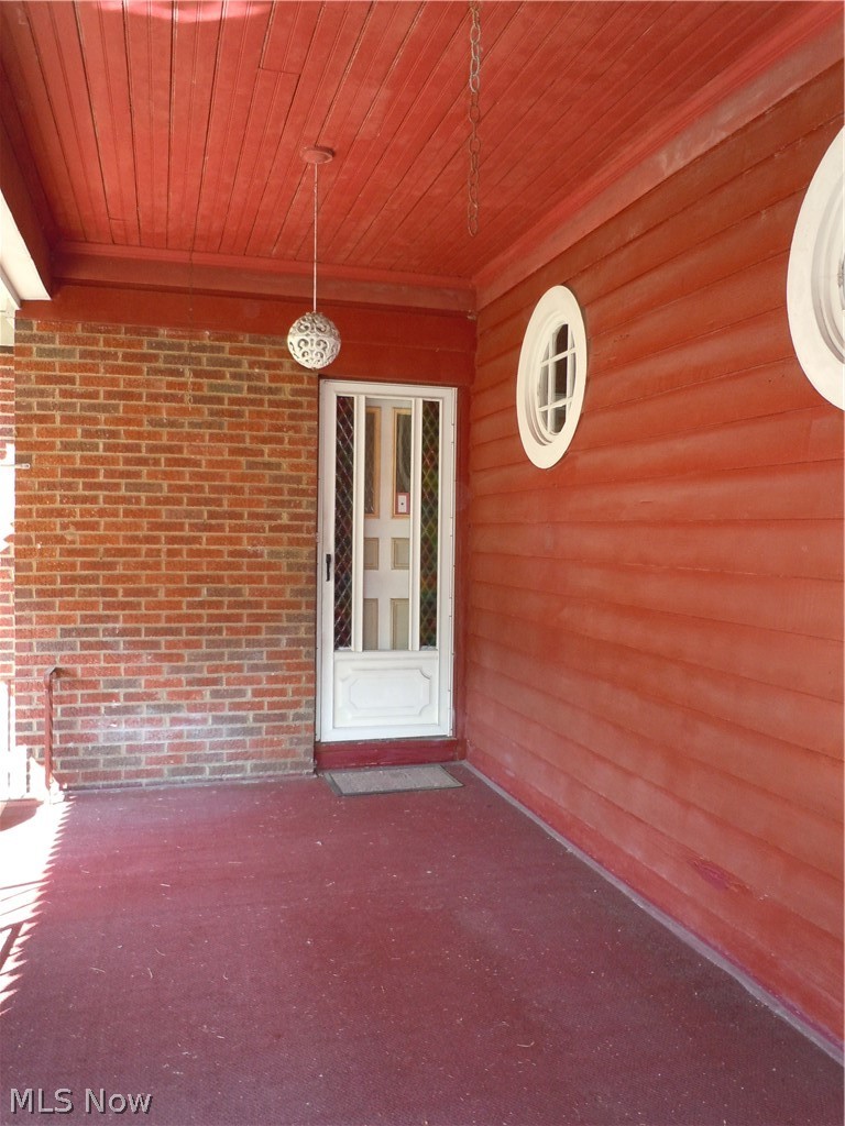 17914 Neff Road Cleveland, OH 44119 - Photo 5 of 23 Gallery Image 5